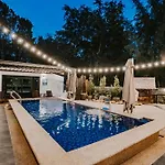 Ipoh Cozy 27 Pool Villa 6B5B 30 Pax By Verve